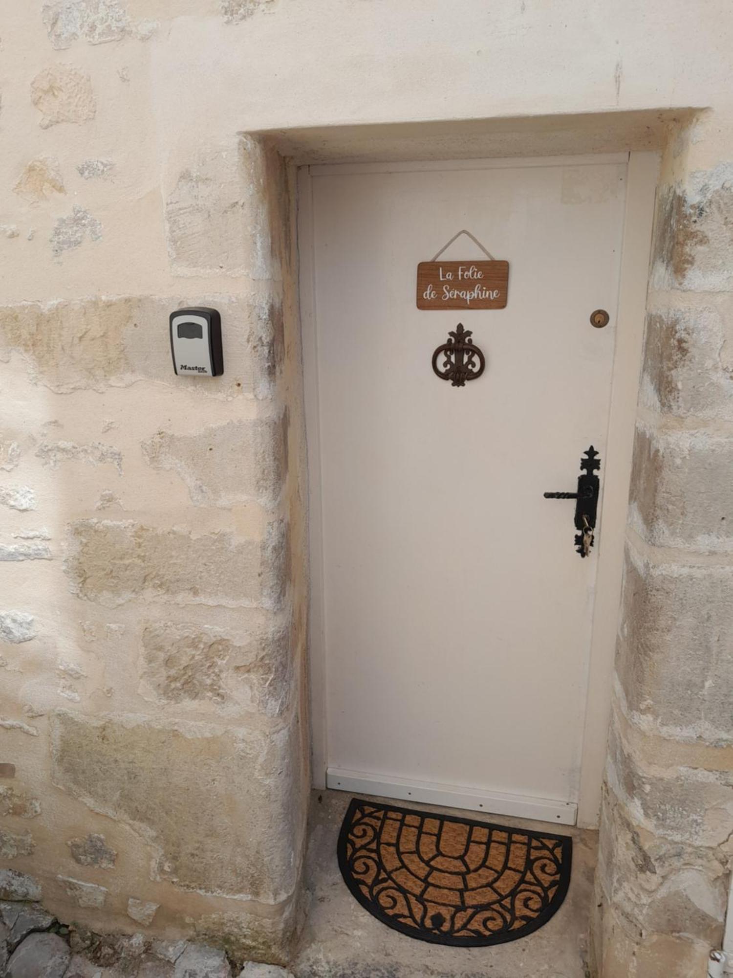 Gite La Folie De Seraphine Senlis  Bagian luar foto