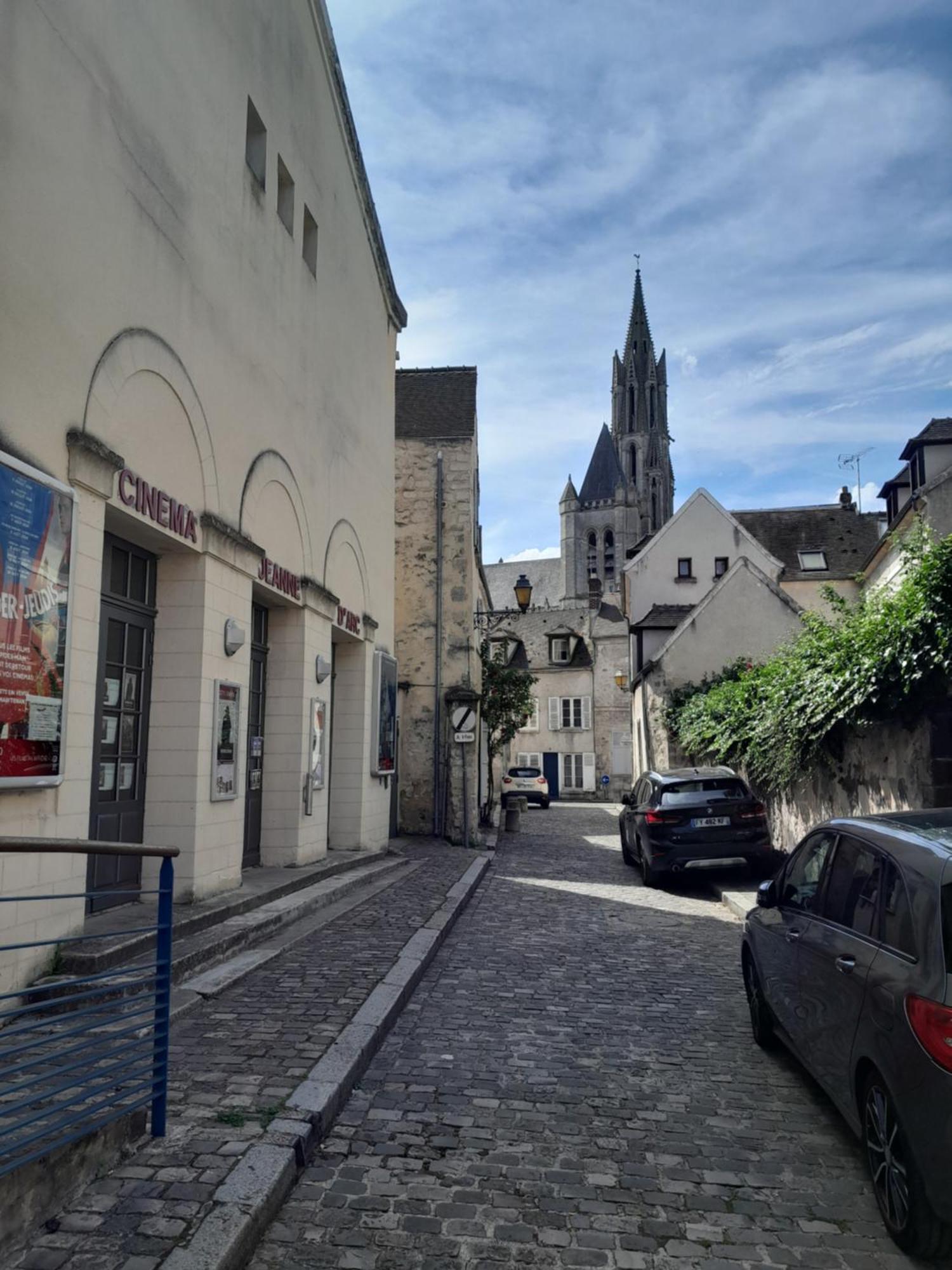 Gite La Folie De Seraphine Apartment Senlis  Bagian luar foto